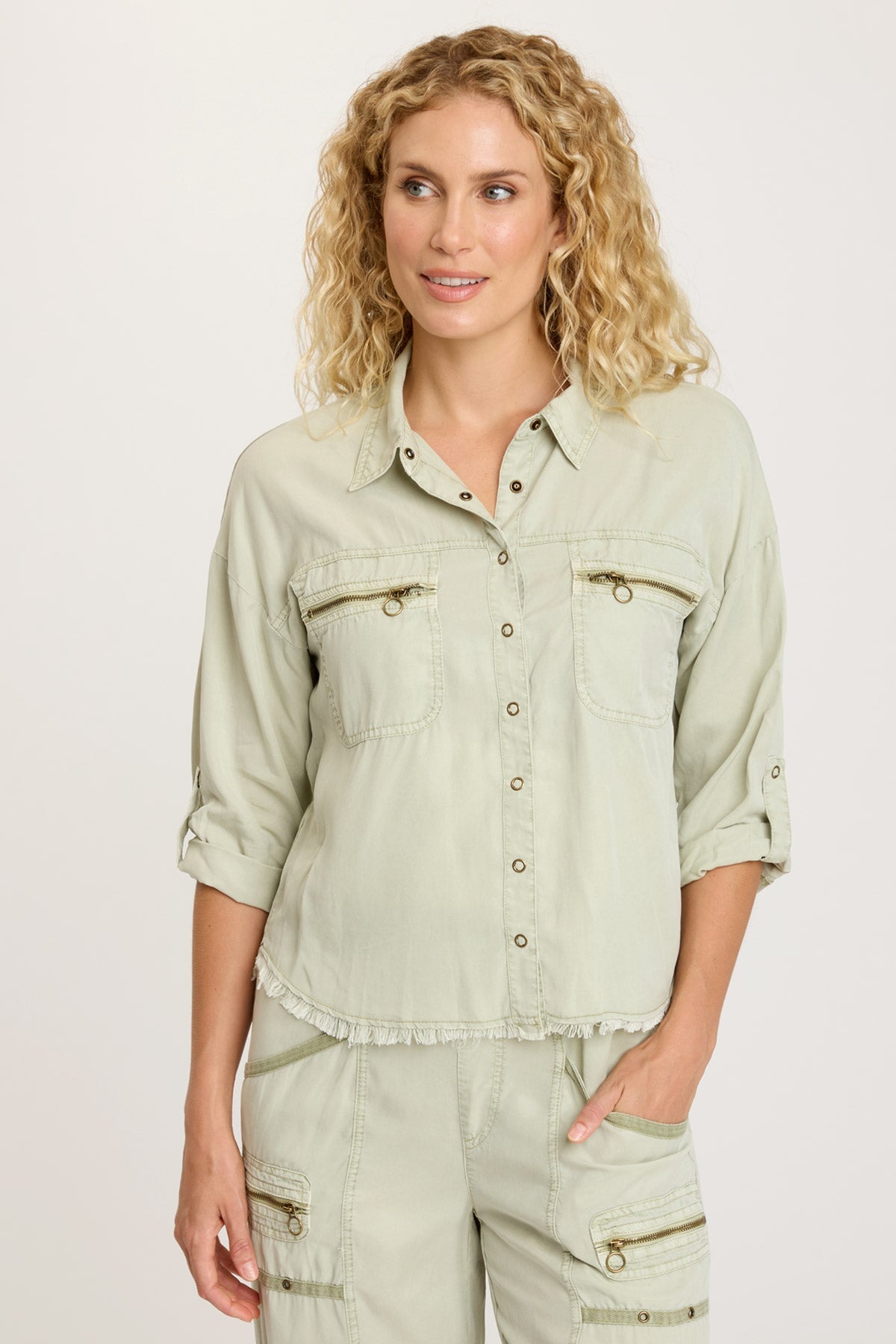 XCVI Kapp Button-Up